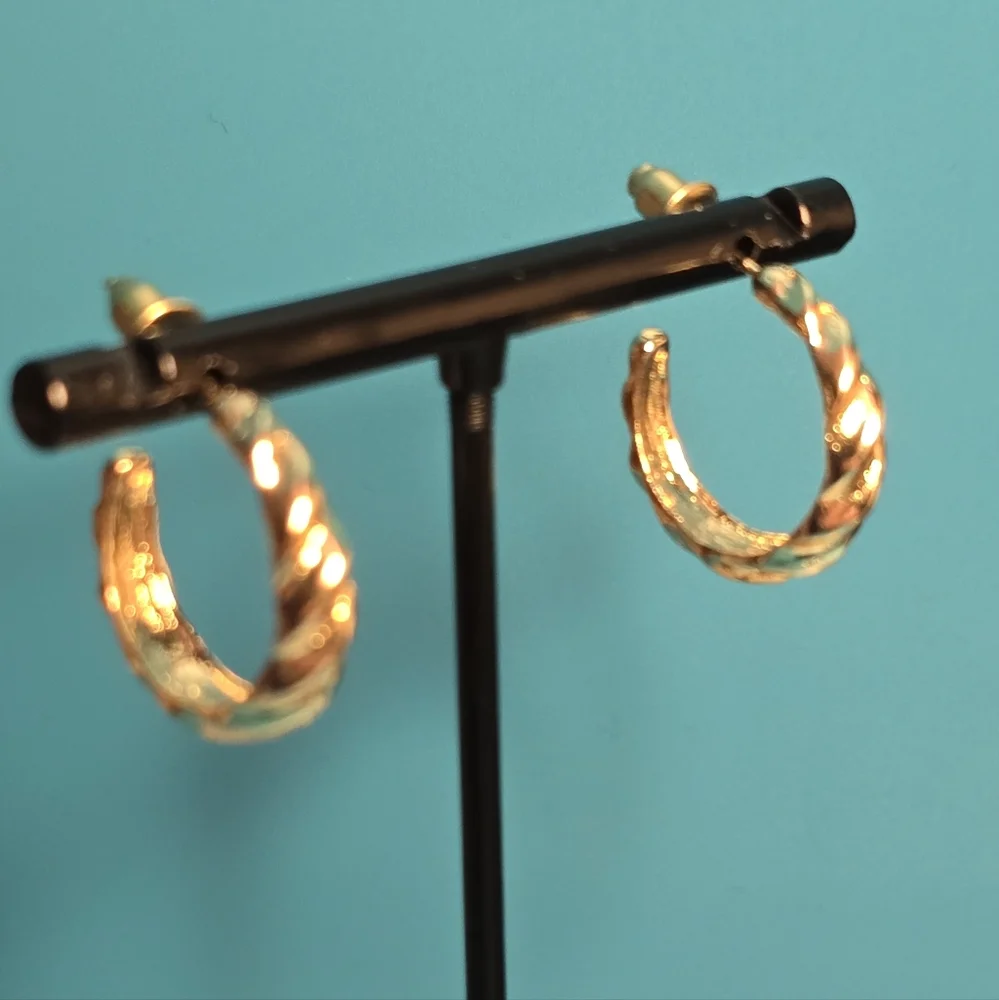 The Unbranded Brand stylish set